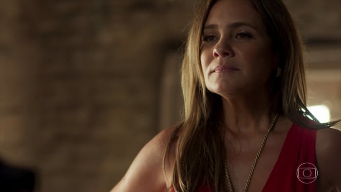 Laureta (Adriana Esteves) em cena de Segundo Sol (Foto: Reprodução/Globo)