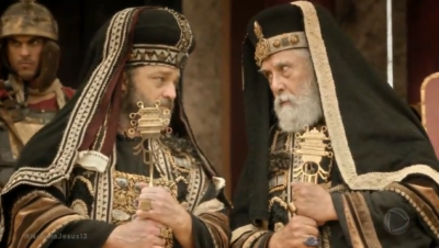 Atores em cena da novela no capítulo da última quinta, 09. (Foto: Reprodução/Record)
