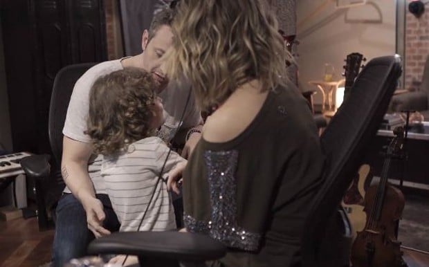 Sandy e o marido Lucas Lima junto com o filho Theo (Foto: Reprodução)