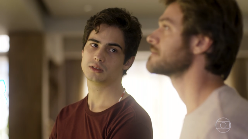 Valentim (Danilo Mesquita) e Beto (Emilio Dantas) em cena de Segundo Sol (Foto: Reprodução/Globo)