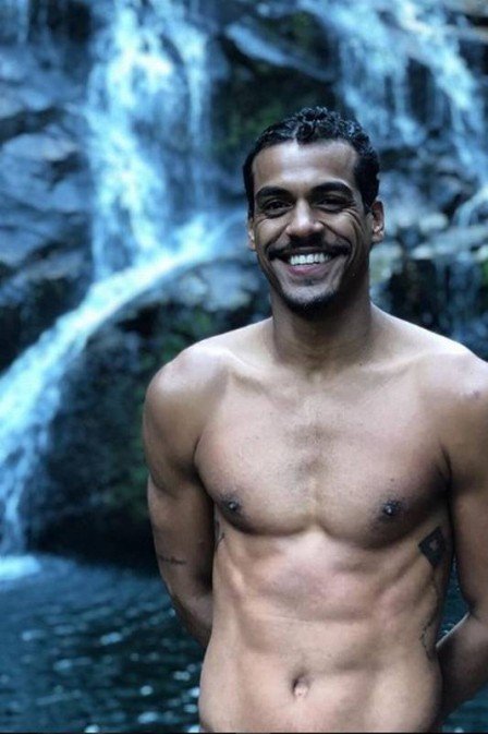 Ator exibiu o físico (Foto: Reprodução/Instagram)