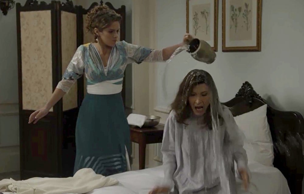 Charlotte (Isabella Santoni) e Lady Margareth (Natália do Vale) em cena de Orgulho e Paixão (Foto: Divulgação/Globo)