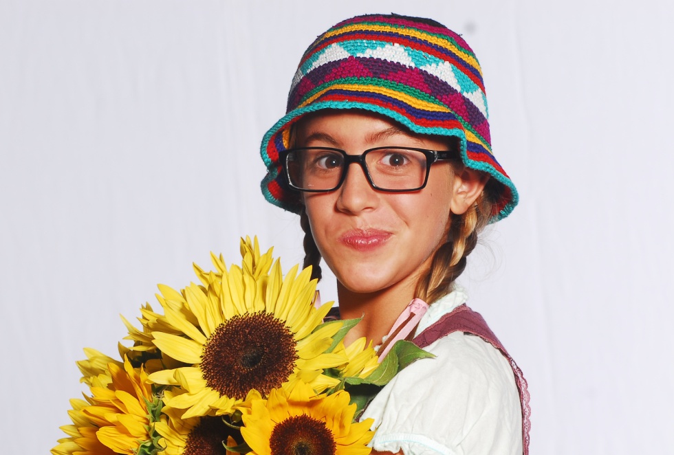 Laura Natalia Esquivel no papel de Patito Feo (2007). Adaptação brasileira substituirá As Aventuras de Poliana (Foto: Reprodução)