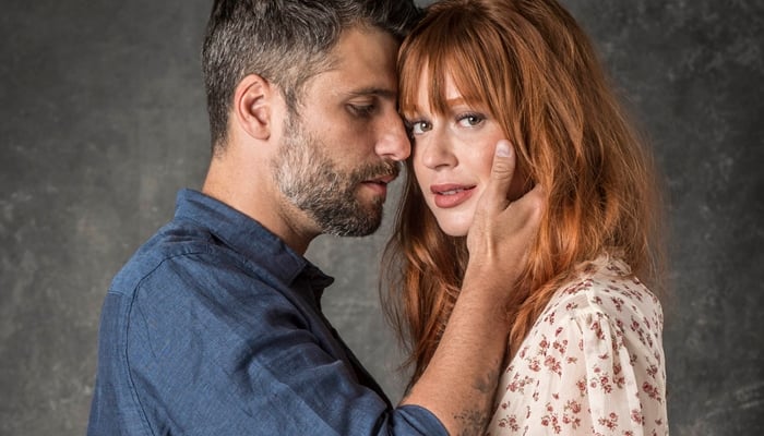 Bruno Gagliasso (Gabriel) e Marina Ruy Barbosa (Luz) em O Sétimo Guardião (Foto: Globo/João Cotta)