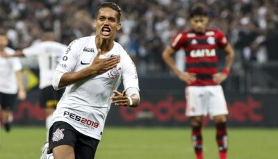 O atacante Pedrinho no jogo Corinthians x Flamengo pela semifinal da Copa do Brasil
(Foto: Rodrigo Gazzanel/Agência Corinthians)