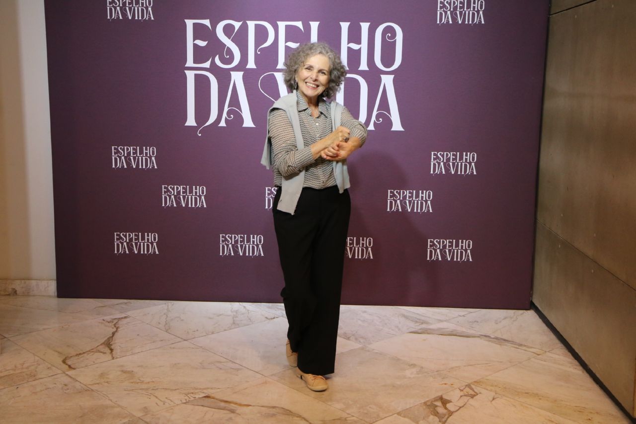 Irene Ravache em coletiva de imprensa de Espelho da Vida (Foto: Divulgação / AgNews)