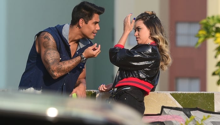 Lalá (Micael Borges) e Vera Lúcia (Talita Younan) em cena de O Tempo Não Para (Foto: Leo Franco/Ag. News)