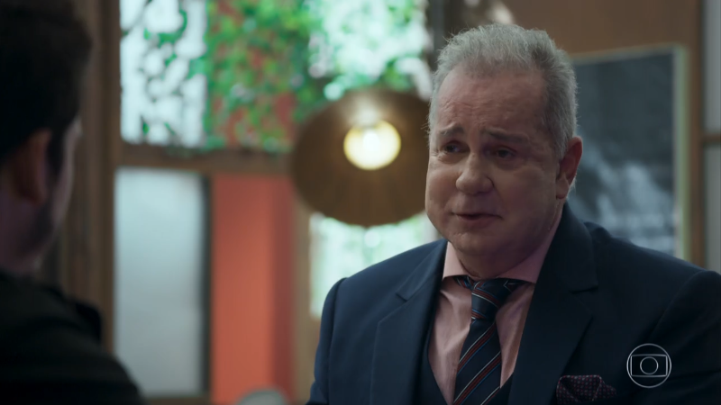Amadeu (Luís Fernando Guimarães) em cena de O Tempo Não Para (Foto: Reprodução/Globo)