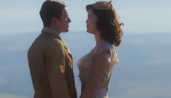 Rafael Cardoso (Danilo Breton) e Vitoria Strada (Julia Castelo) em Espelho da Vida (Foto: Reprodução/Globo)