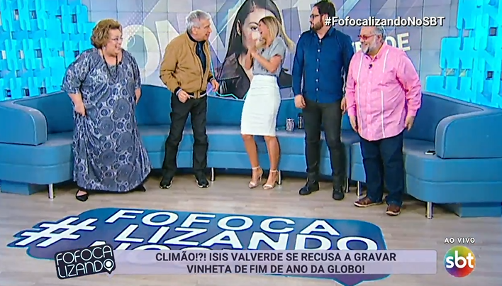 Apresentadores do Fofocalizando fazem dancinha ao vivo parar comemorar audiência. (Foto: Reprodução)