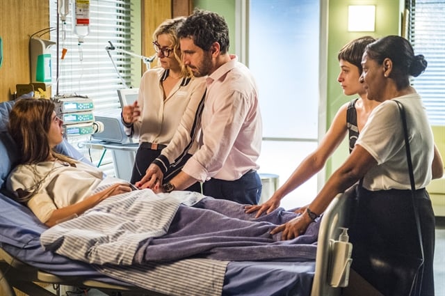 Rochele (Giovanna Lancellotti) descobre que tem grave doença em Segundo Sol (Foto: Globo/Paulo Belote)