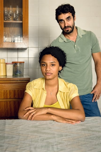 Daiane (Jéssica Ellen) e Leandro (Gabriel Godoy) em Assédio (Foto: Globo/Ramón Vasconcelos)