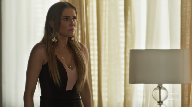 Karola (Deborah Secco) em cena de Segundo Sol (Foto: Reprodução/Globo)