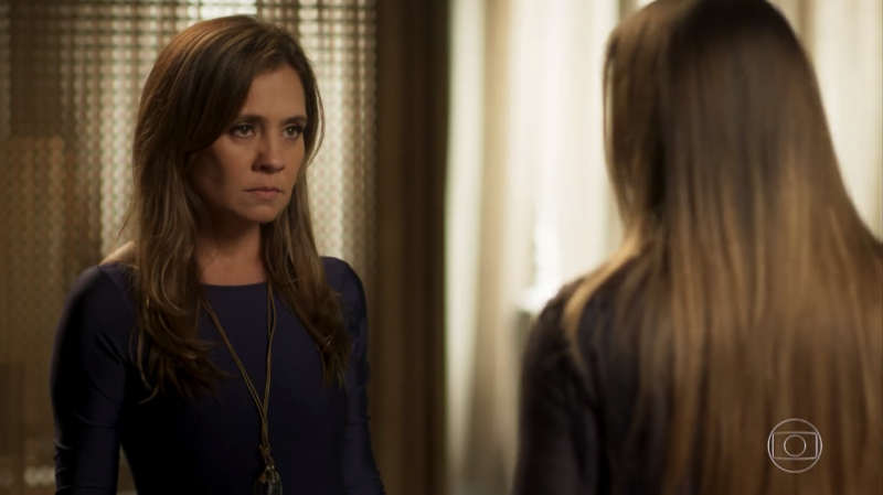 Laureta (Adriana Esteves) em cena de Segundo Sol (Foto: Reprodução/Globo)