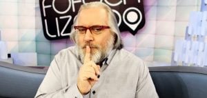 Leão Lobo durante o programa Fofocalizando do SBT (Foto: Reprodução)