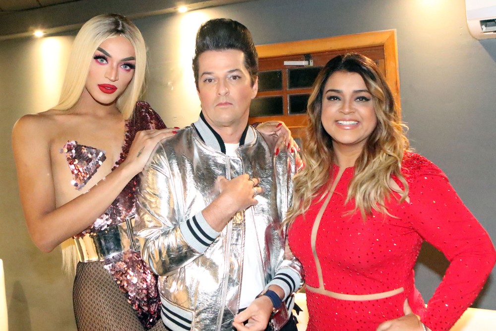 Pabllo Vittar, Crô (Marcelo Serrado) e Preta Gil (Foto: Eny Miranda / Divulgação)