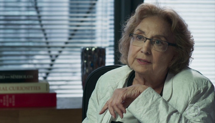 Petra (Eva Wilma) em cena de O Tempo Não Para (Foto: Reprodução/Globo)