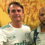Jair Bolsonaro ao lado de Felipe Melo, jogador do Palmeiras. (Foto: Reprodução)