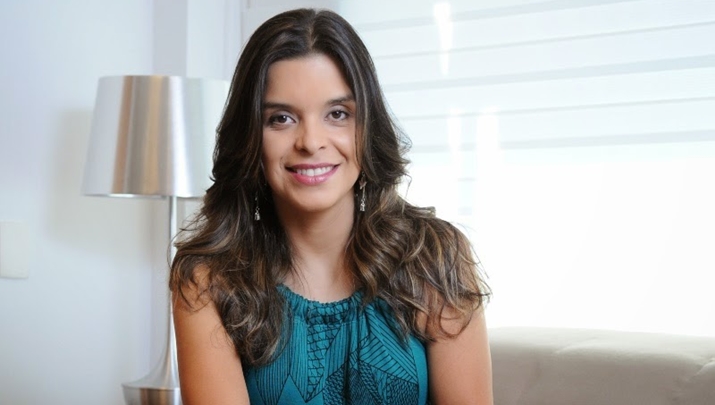 Autora de Os Dez Mandamentos, Vivian de Oliveira deixou a Record. (Foto: Divulgação)
