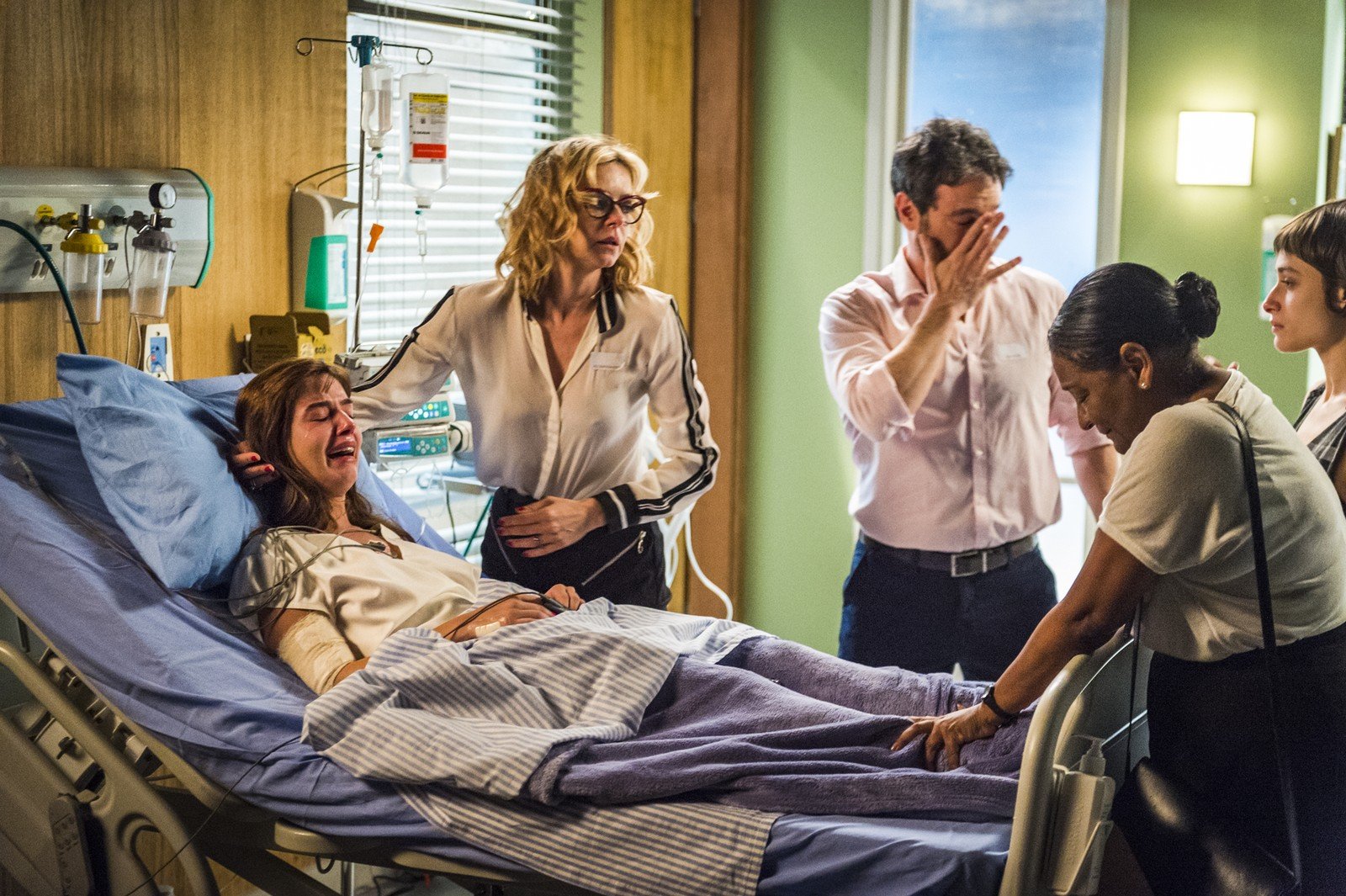 Rochelle recebe notícia sobre a doença em Segundo Sol (Foto: TV Globo/Paulo Belote)