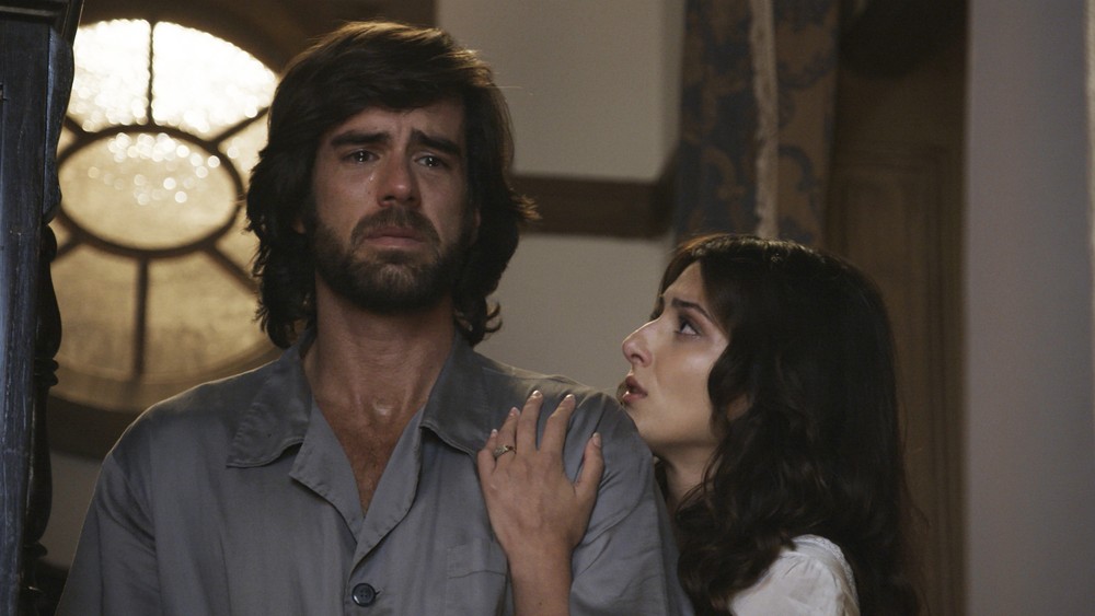 Marcos Pitombo e Anaju Dorigon em cena de Orgulho e Paixão (Foto: Reprodução/ Globo)