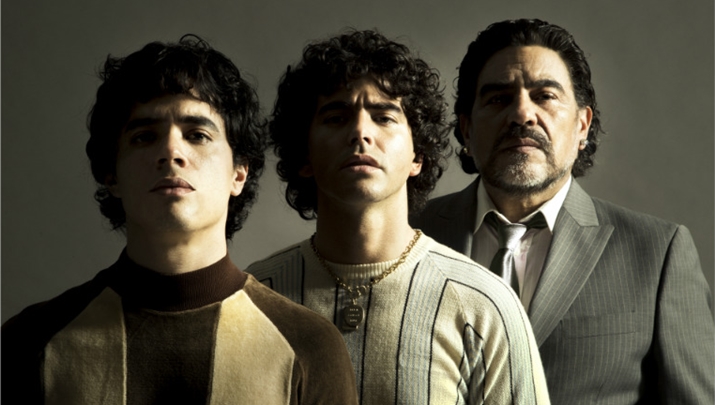 Imagem divulgada pela Amazon com atores que interpretarão Maradona em nova série. (Foto: Amazon Prime Video/Divulgação)