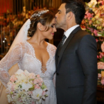 Zezé Di Camargo e a filha Camilla Camargo durante o casamento. (Foto: Manuela Scarpa/Brazil News)