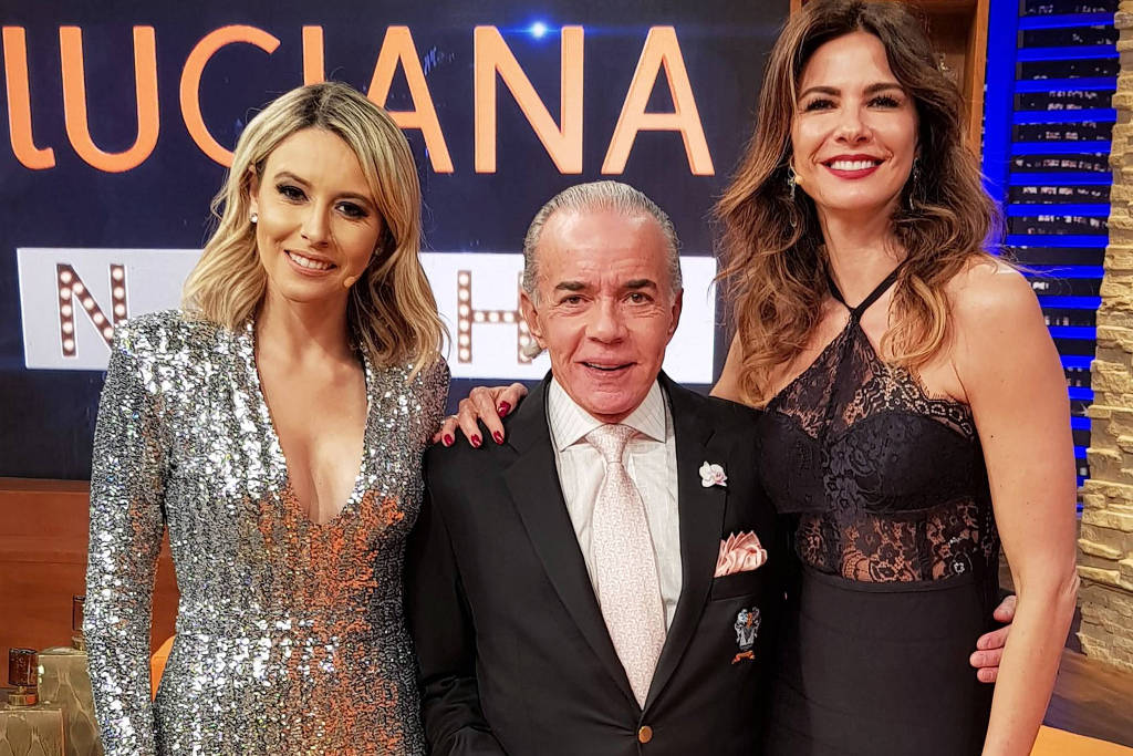 O socialite Chiquinho Scarpa é o convidado de Luciana Gimenez desta terça-feira (23) junto com a namorada Luana Risério (Foto: Divulgação / RedeTV!)