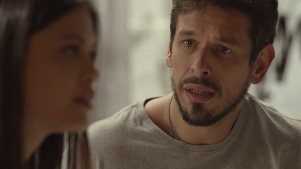 Alain e Cris em cena de Espelho da Vida (Foto: Reprodução)