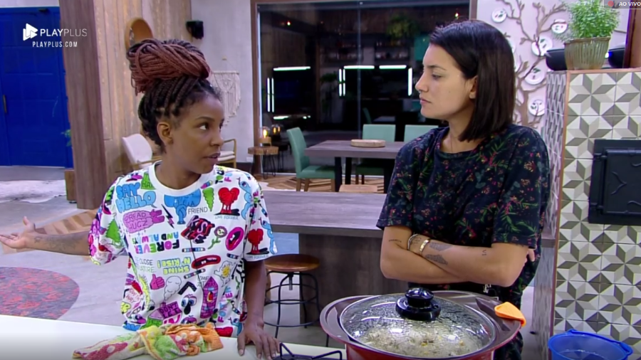 Gabi Prado e Luane Dias em A Fazenda 10 (Foto: Reprodução)
