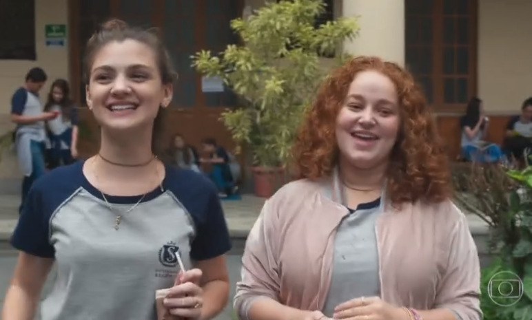 Debora Ozório e Catarina Carvalho em Espelho da Vida (Foto: Reprodução)
