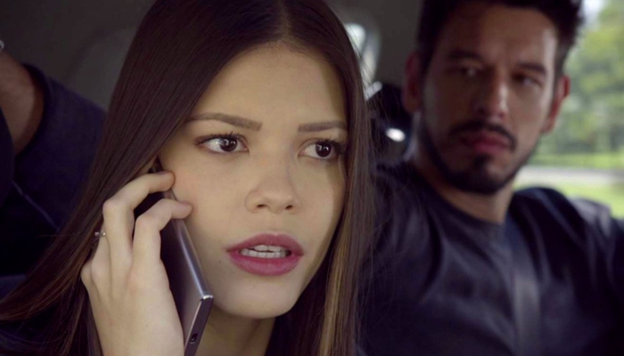 Cris (Vitoria Strada) em cena de Espelho da Vida (Foto: Divulgação/Globo)