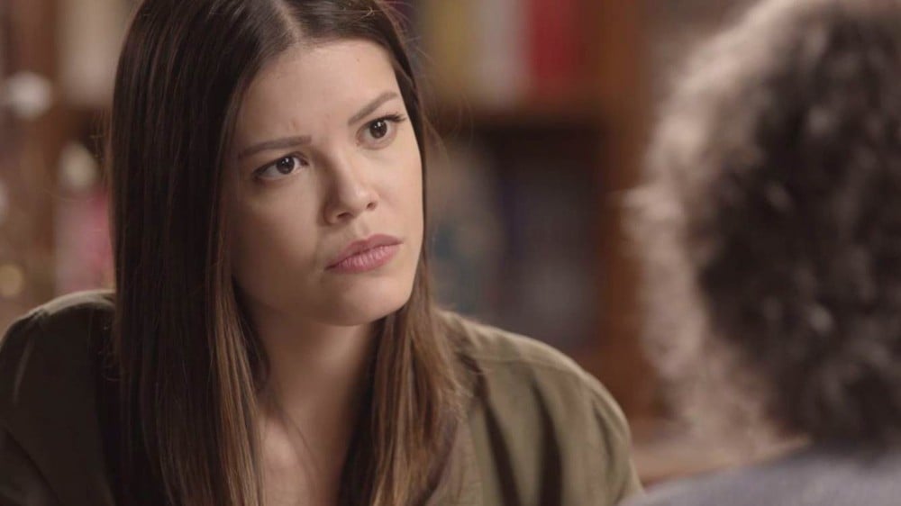 Cris (Vitória Strada) em cena de Espelho da Vida (Foto: Reprodução/Globo)