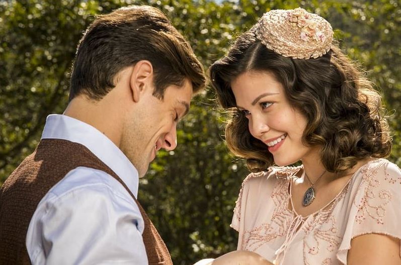 Danilo e Julia Castelo em Espelho da Vida (Foto: Divulgação)