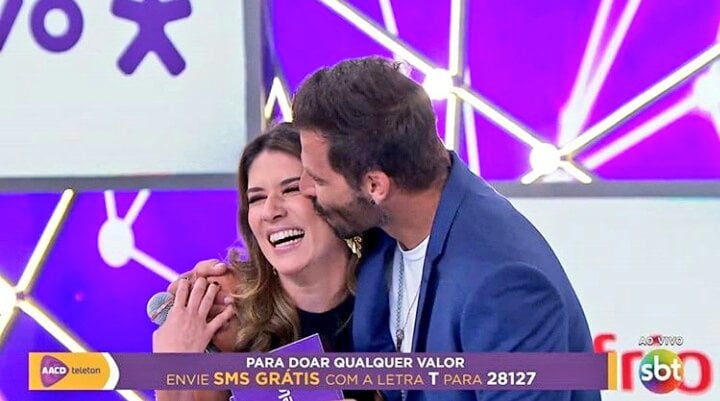 http://tvfoco.uai.com.br/wp-content/uploads/2015/05/Daniela-Mercury.jpg