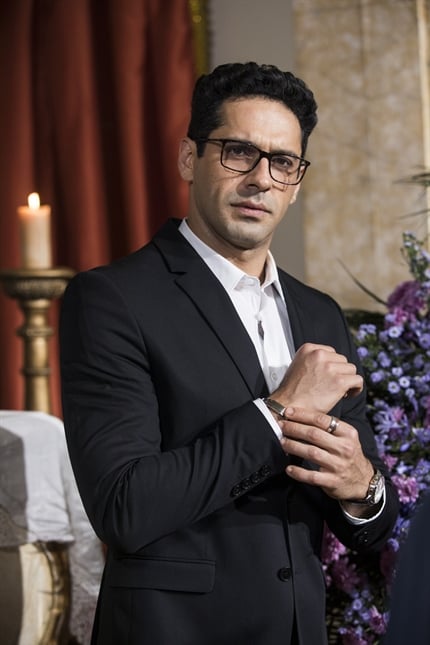 Lúcio (João Baldasserini), irmão gêmeo de Emílio em O Tempo Não Para (Foto: Globo/Victor Pollak)