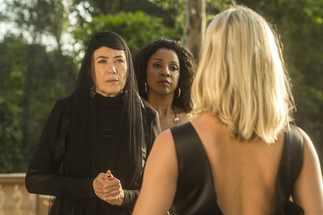 Valentina (Lília Cabral) e Marilda (Letícia Spiller) em O Sétimo Guardião (Foto: Globo/Raquel Cunha)