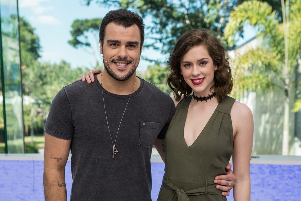 Joaquim Lopes e Sophia Abrahão no comando do Vídeo Show (Foto: Artur Meninea/Gshow)