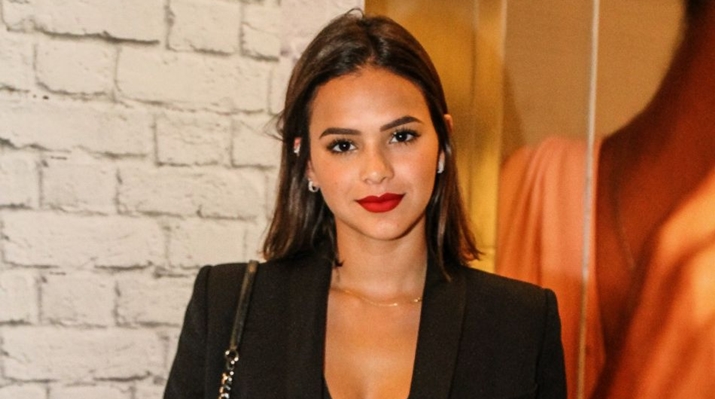 Bruna Marquezine criticou postura de Silvio Santos com Claudia Leitte no Teleton. (Foto: AGNews)