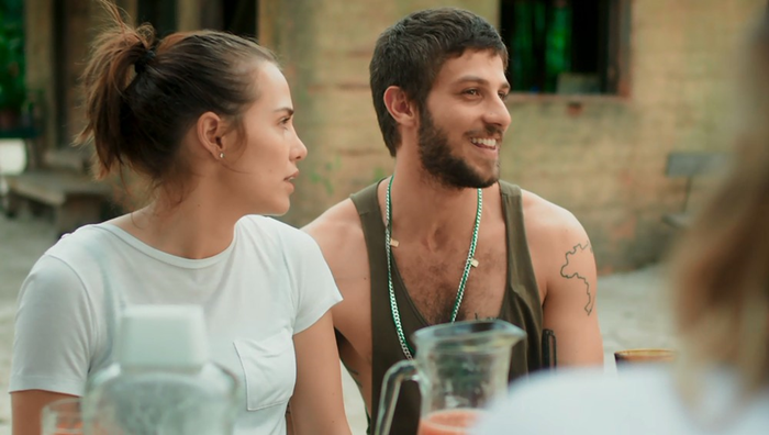 Rosa (Letícia Colin) e Ícaro (Chay Suede) brigam em Segundo Sol (Foto: Divulgação/Globo)