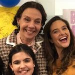 Após três semanas afastada, Rosi Campos retorna triunfal e equipe de O Tempo Não Para faz surpresa