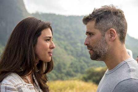 Gabriel e Laura se reencontram em O Sétimo Guardião (Foto: Estevam Avellar/ Globo/ Divulgação) 