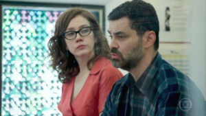Gabriela (Camila Morgado) e Rafael (Carmo Dalla Vecchia) em Malhação
(Foto: Reprodução/Globo)