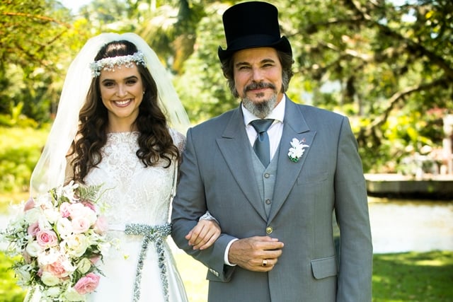 http://tvfoco.uai.com.br/wp-content/uploads/2015/05/Daniela-Mercury.jpg