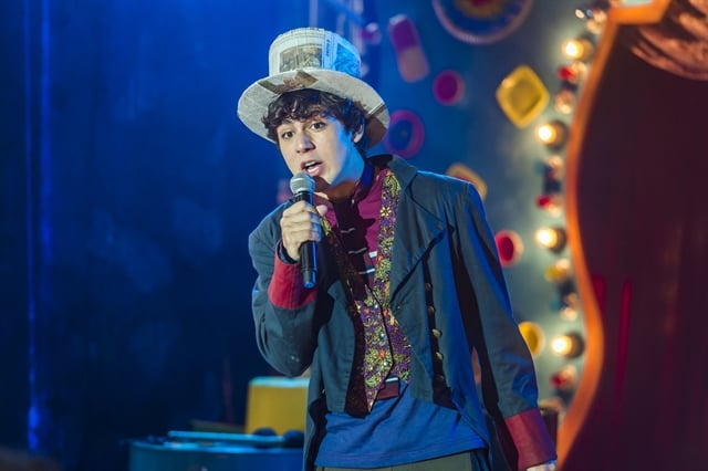 Alex (Daniel Rangel) no show de talentos que acabará em morte em Malhação (Foto: Globo/Paulo Belote)
