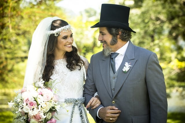 http://tvfoco.uai.com.br/wp-content/uploads/2015/05/Daniela-Mercury.jpg