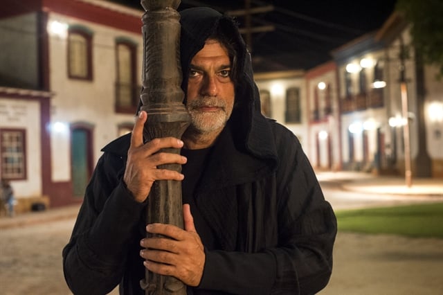 León (Eduardo Moscovis) em O Sétimo Guardião (Foto: Globo/Estevam Avellar)