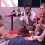 Brothers durante conversa no BBB19
(Foto: Reprodução/Globo)