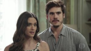 Marocas (Juliana Paiva) e Samuca (Nicolas Prattes) em O Tempo Não Para
(Foto: Reprodução/Globo)