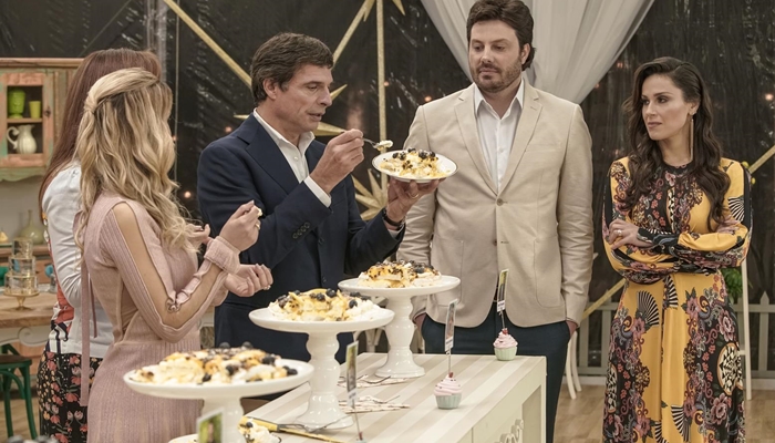 Beca Milano, Danielle Dahoui, Olivier Anquier, Danilo Gentili e Nadja Haddad no Bake Off (Foto: Victor Silva/SBT)